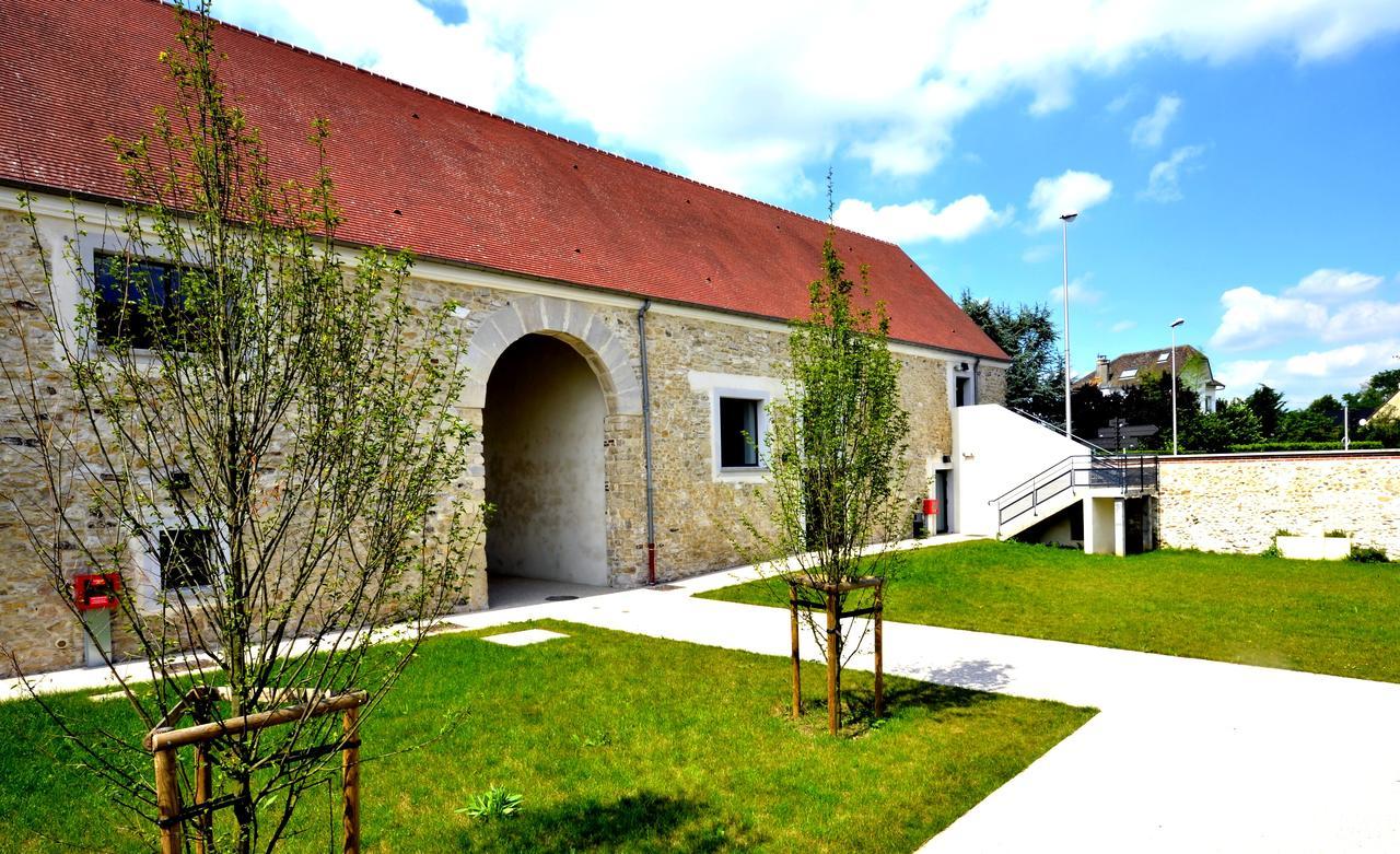 Auberge Du Château Bleu Tremblay-en-France Exterior foto